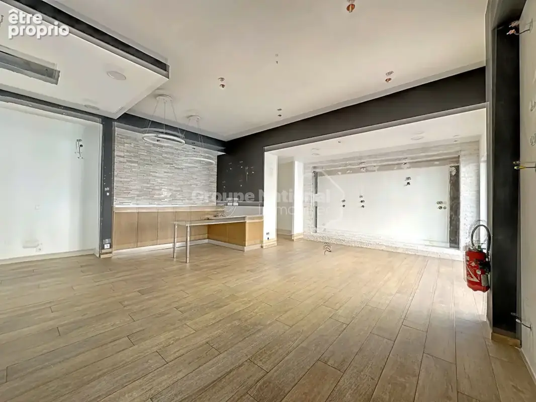 À vendre  local commercial 83 m²  emplacement premium à lunel - photo 3