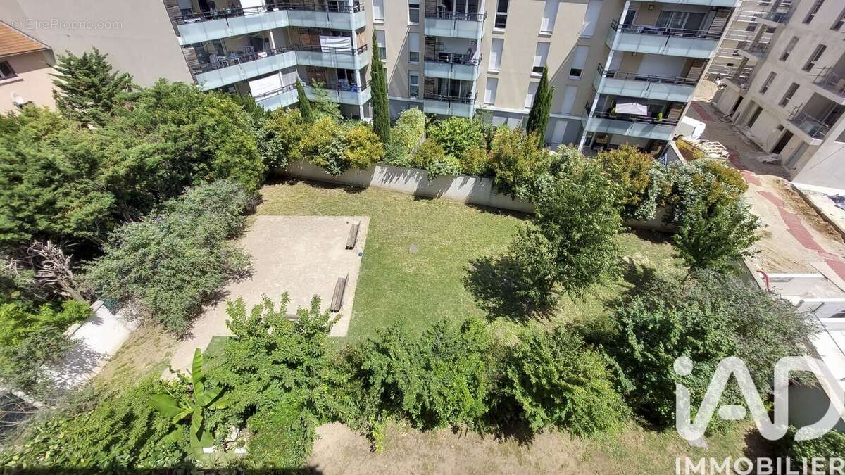 Appartement 77 m² à Bron  - photo 7