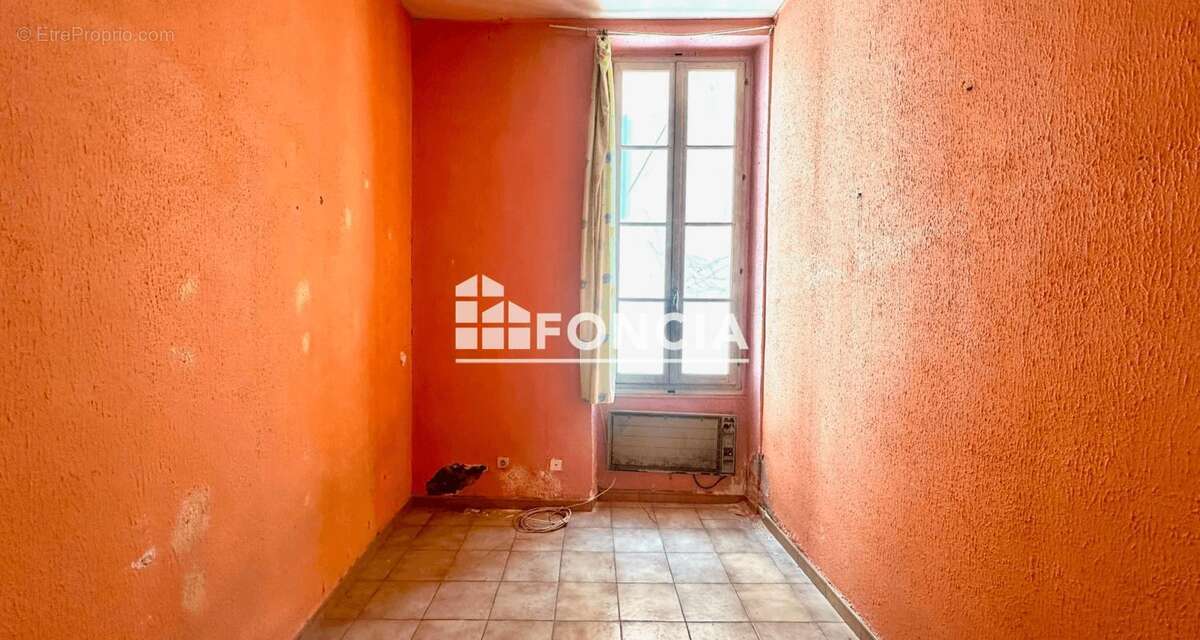 Appartement à MARSEILLE-1E