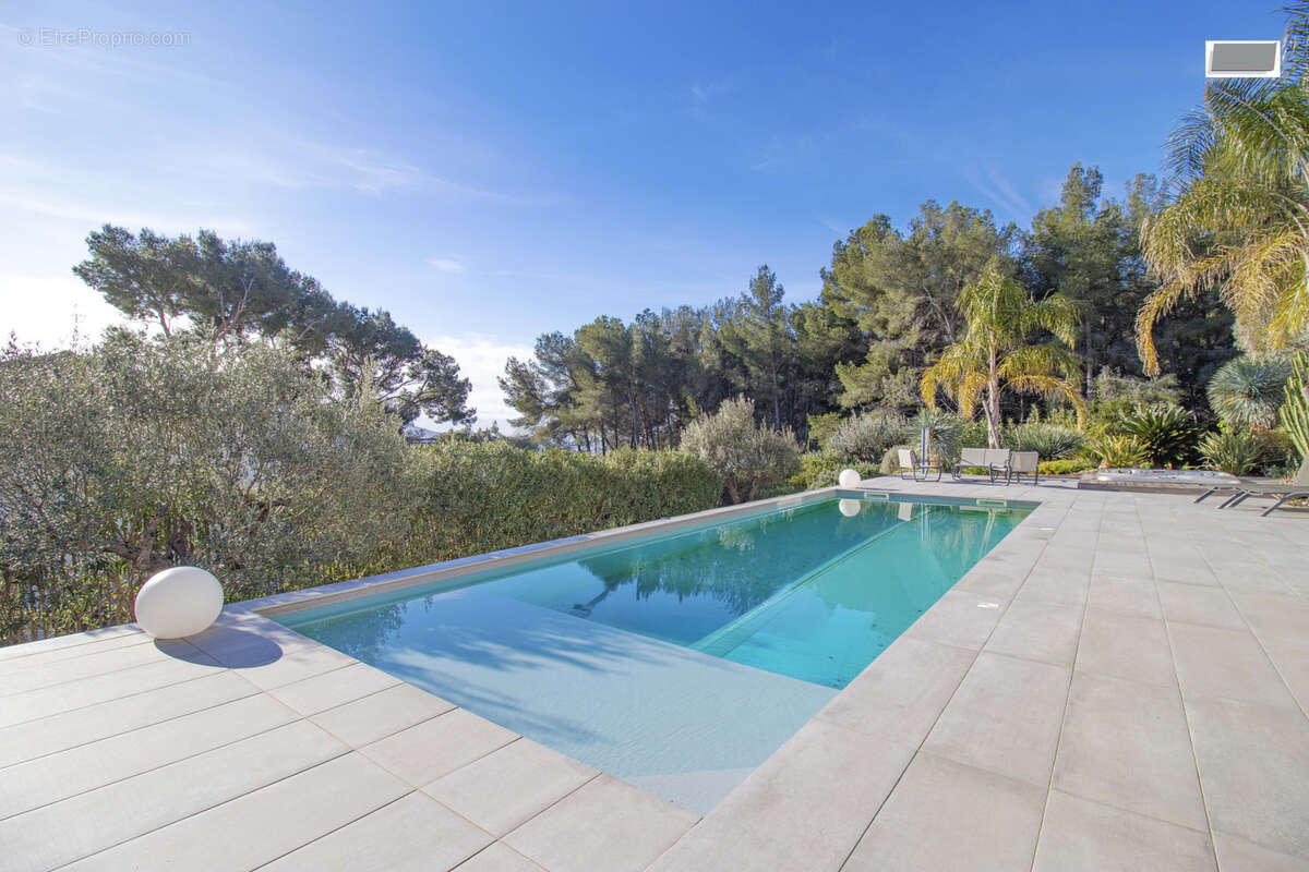 Maison à LA VALETTE-DU-VAR