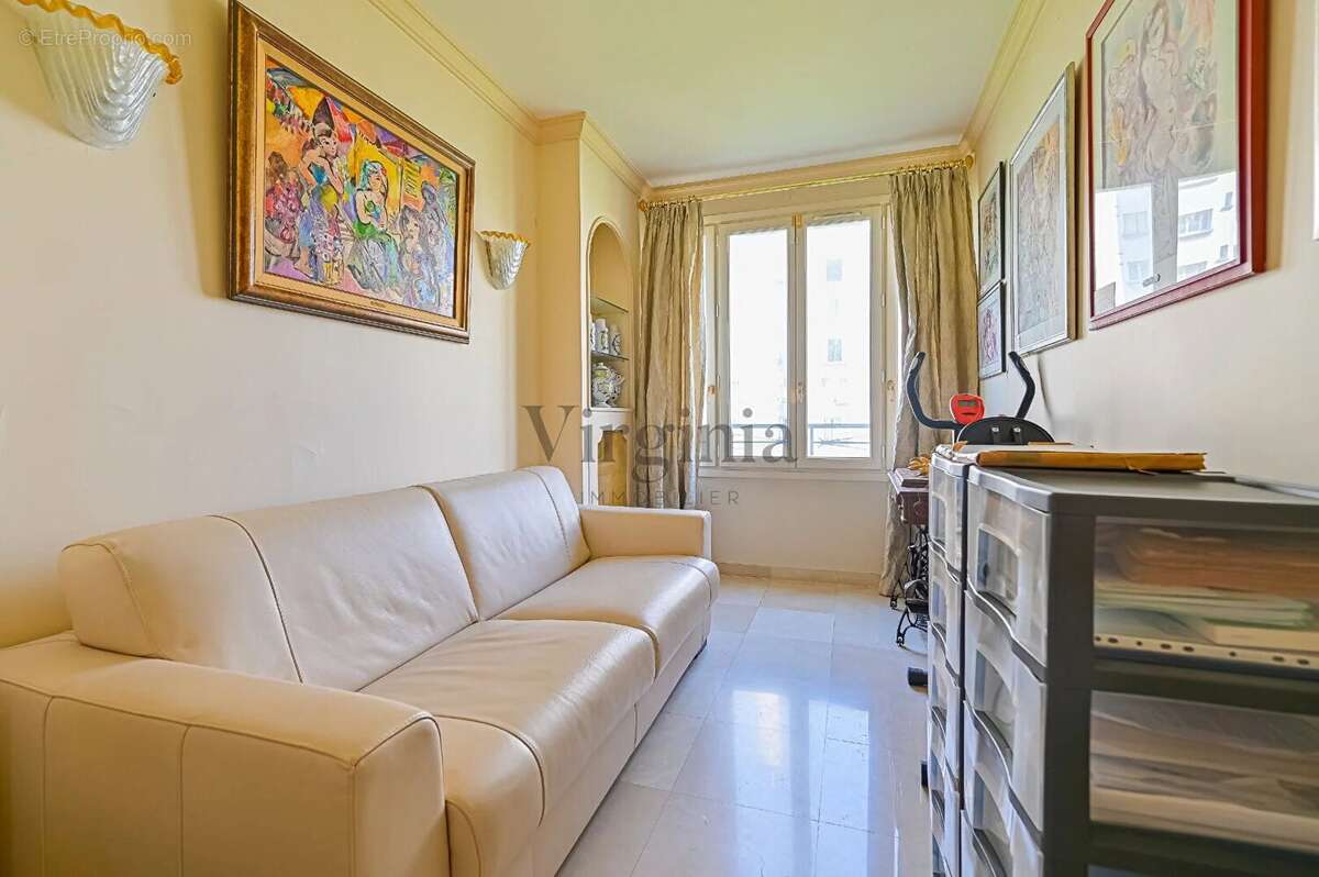 Appartement à CHARENTON-LE-PONT
