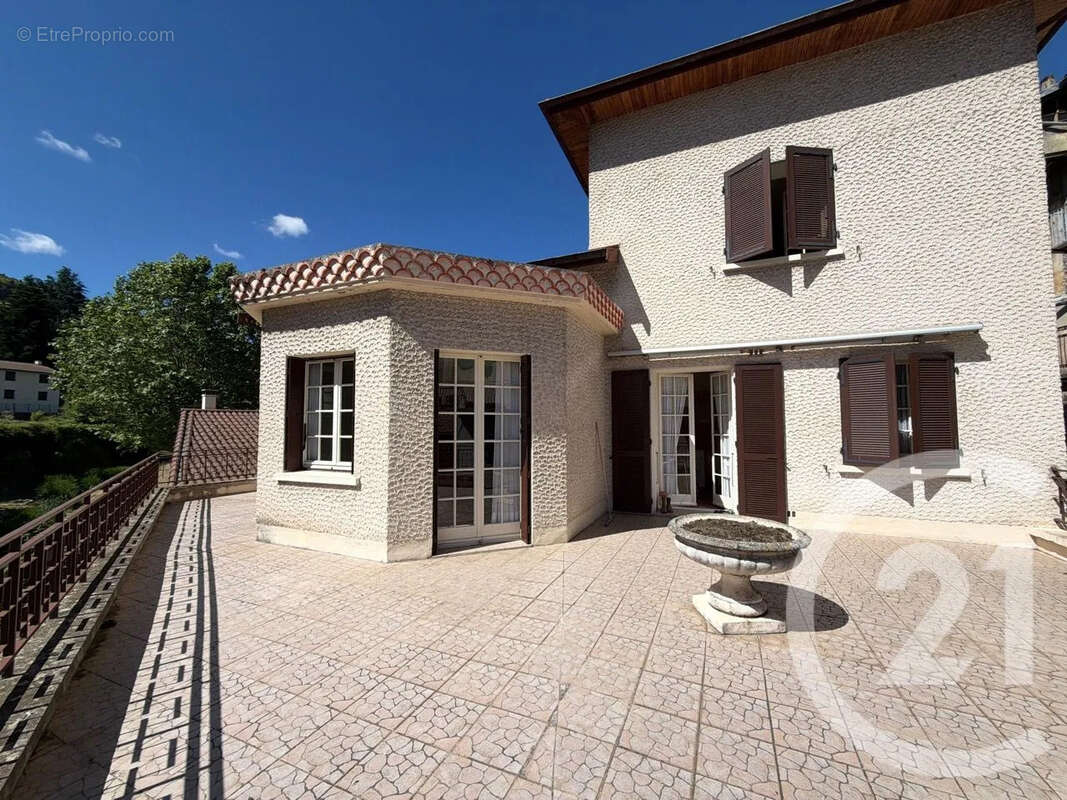Maison à SATILLIEU