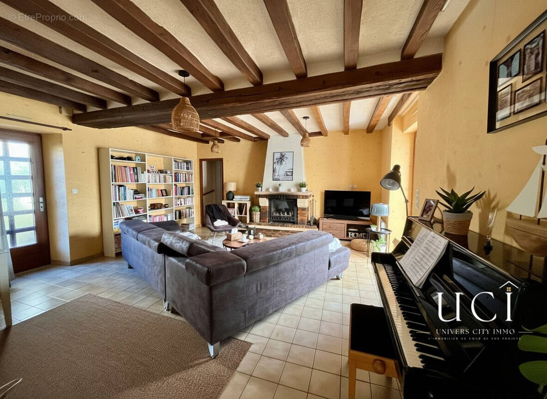 Maison à ETRICHE