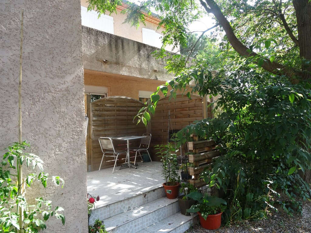 Appartement à RODILHAN