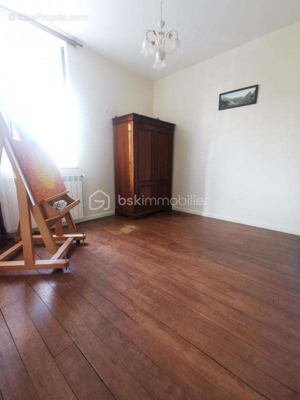 Maison à LABATUT-RIVIERE