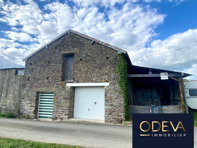 Maison à CONDE-SUR-VIRE