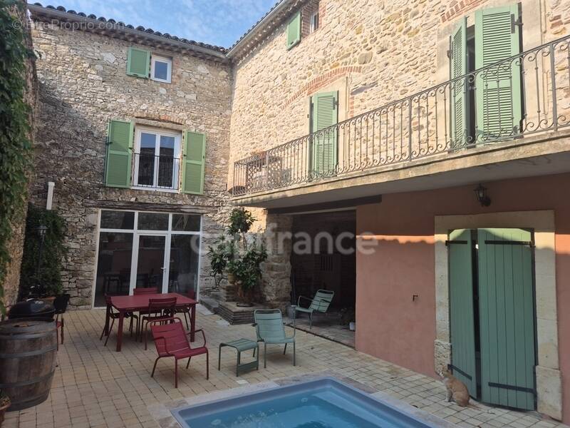 Maison à VEZENOBRES