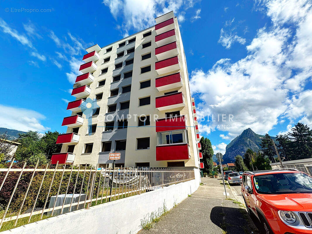 Appartement à FONTAINE