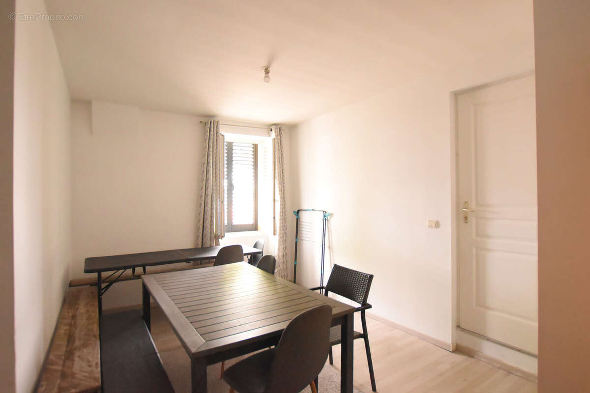 Appartement à LES ESSARTS-LE-ROI