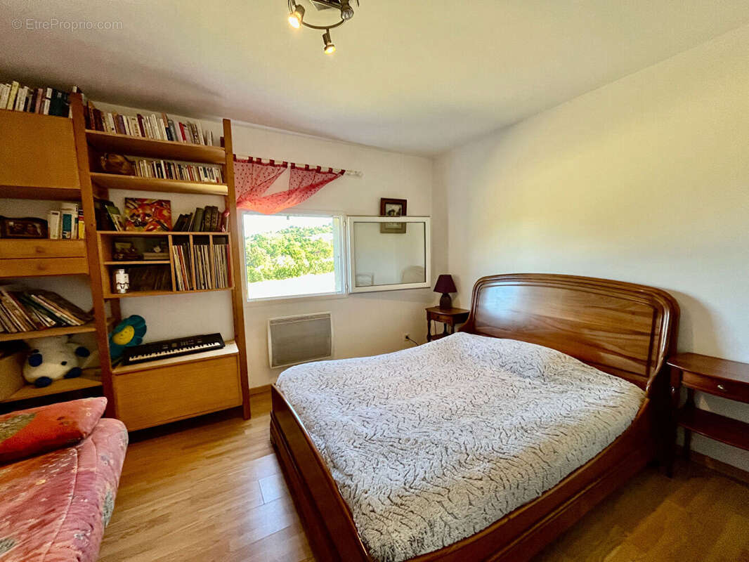 Dans le secteur de Pujols, au coeur du Lot-et-Garonne, proche de toutes les commodités, cette ravissante maison d'environ 107,15 - photo 9
