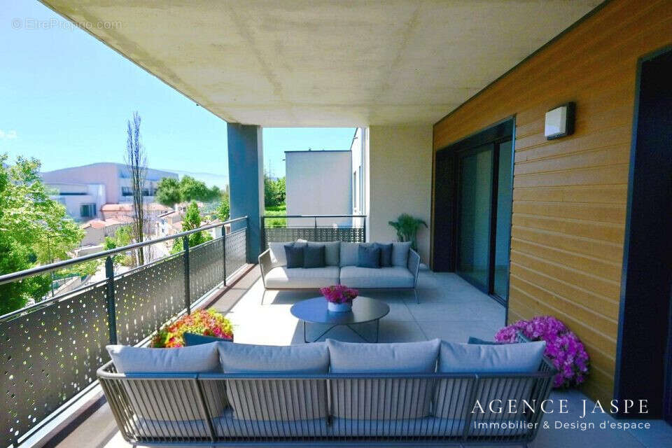 Appartement à SAINT-JEAN-BONNEFONDS