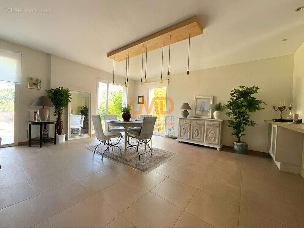 Maison à FIGANIERES