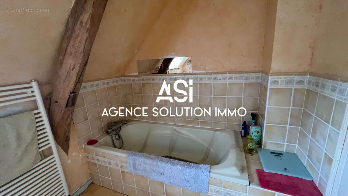 Maison à SAINTE-GEMMES-LE-ROBERT