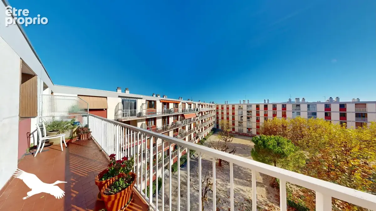 A VENDRE - Marseille 13013, Château Gombert / St Mitre - Appartement 4 pièces de 81m² avec terrasse, parking privatif en SUS et  - photo 3
