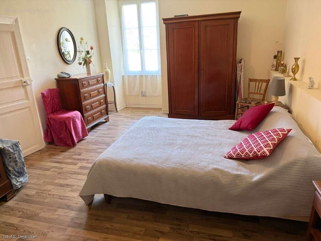 Maison de Campagne Proche Ruffec Avec Grange et Belles Vues - photo 10