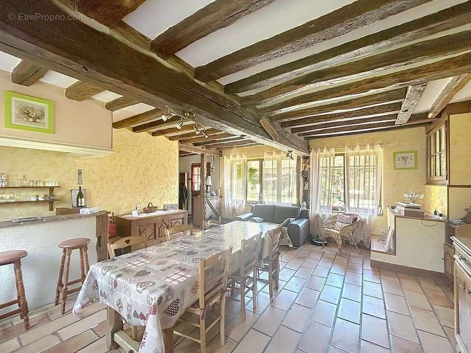Maison à LUPLANTE