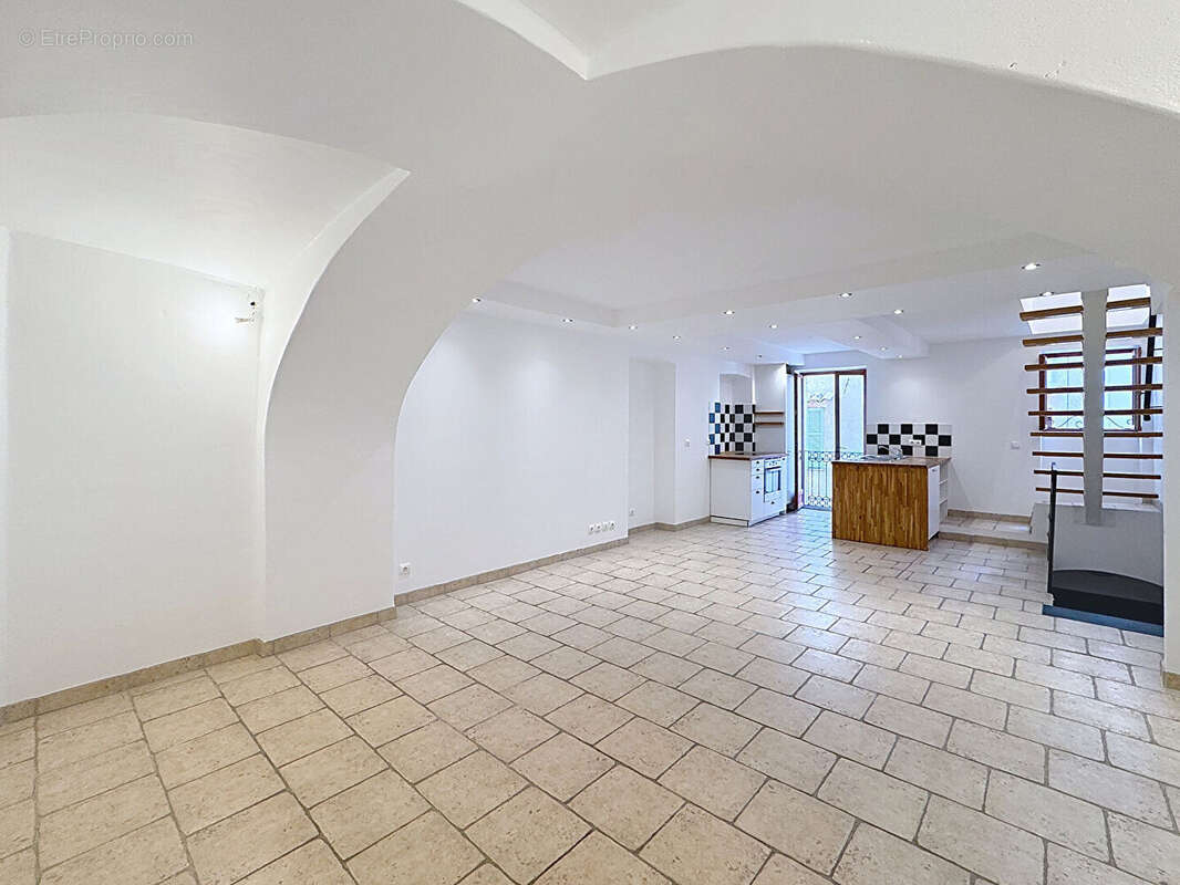 Appartement à ROQUEBRUNE-CAP-MARTIN