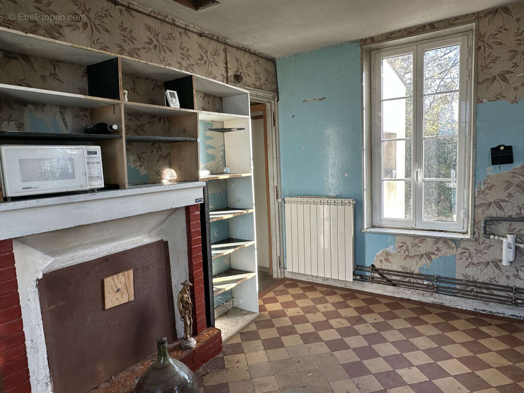 Maison à SAINT-JEAN-D'ANGELY