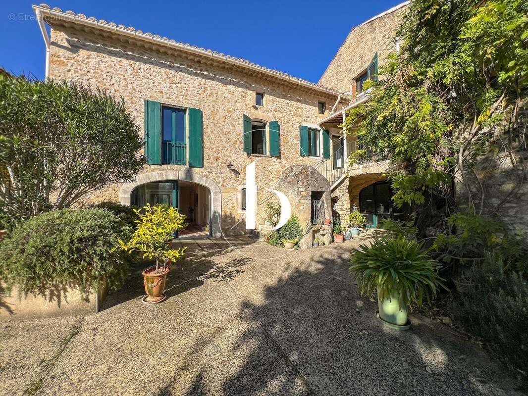 Maison à GOUDARGUES