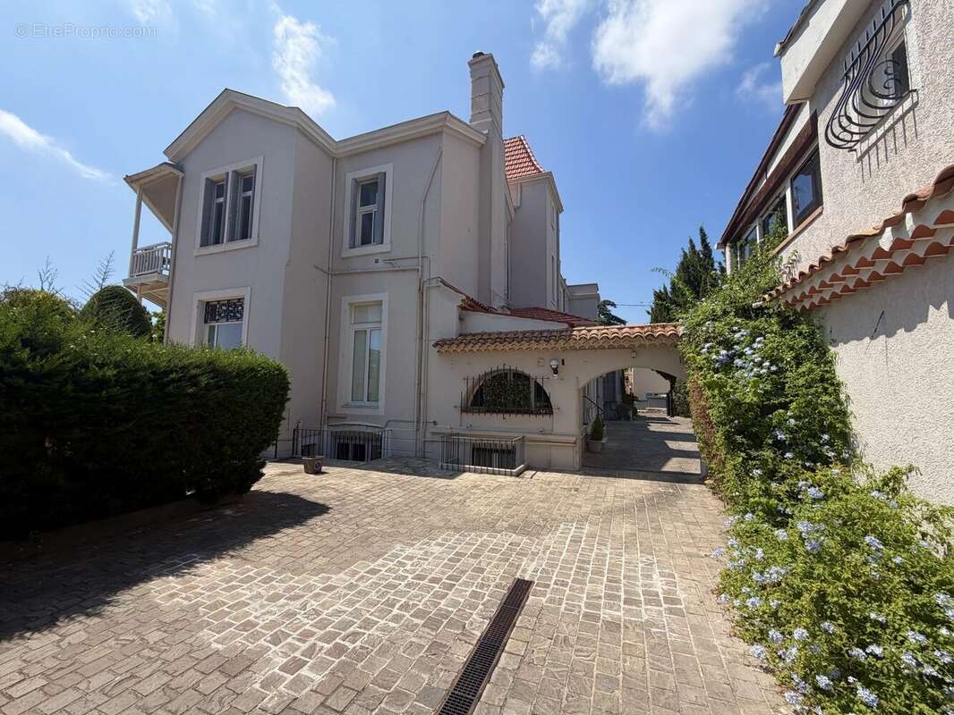Beau studio avec mezzanine - photo 8