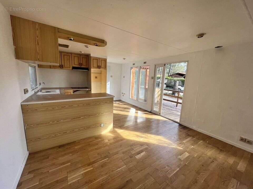 Mobil-home, terrain, habitation legere, chalet, 3 pieces, - Maison à LE CASTELLET