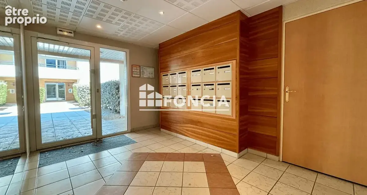 LES SABLES D'OLONNE - Appartement T3 de 62m2 en parfait état avec terrasse de 12m2 et 2 emplacements de stationnement - photo 11