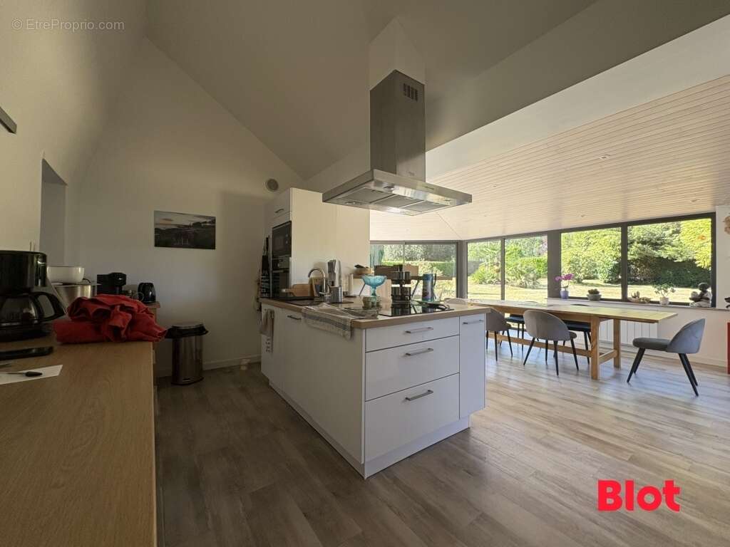 Maison 252 m² à Montauban-De-Bretagne  - photo 3