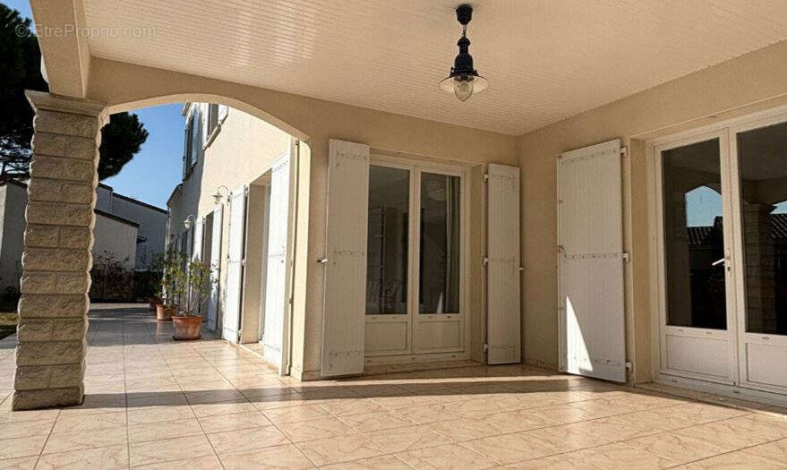 Maison à VAUX-SUR-MER