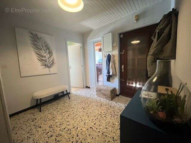 Appartement à FONTAINES-SAINT-MARTIN