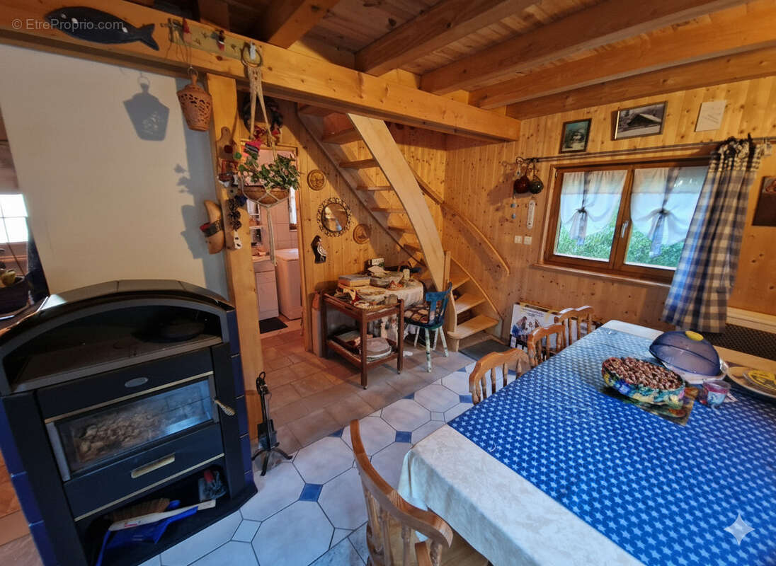 Maison à LE VAL-DE-GOUHENANS