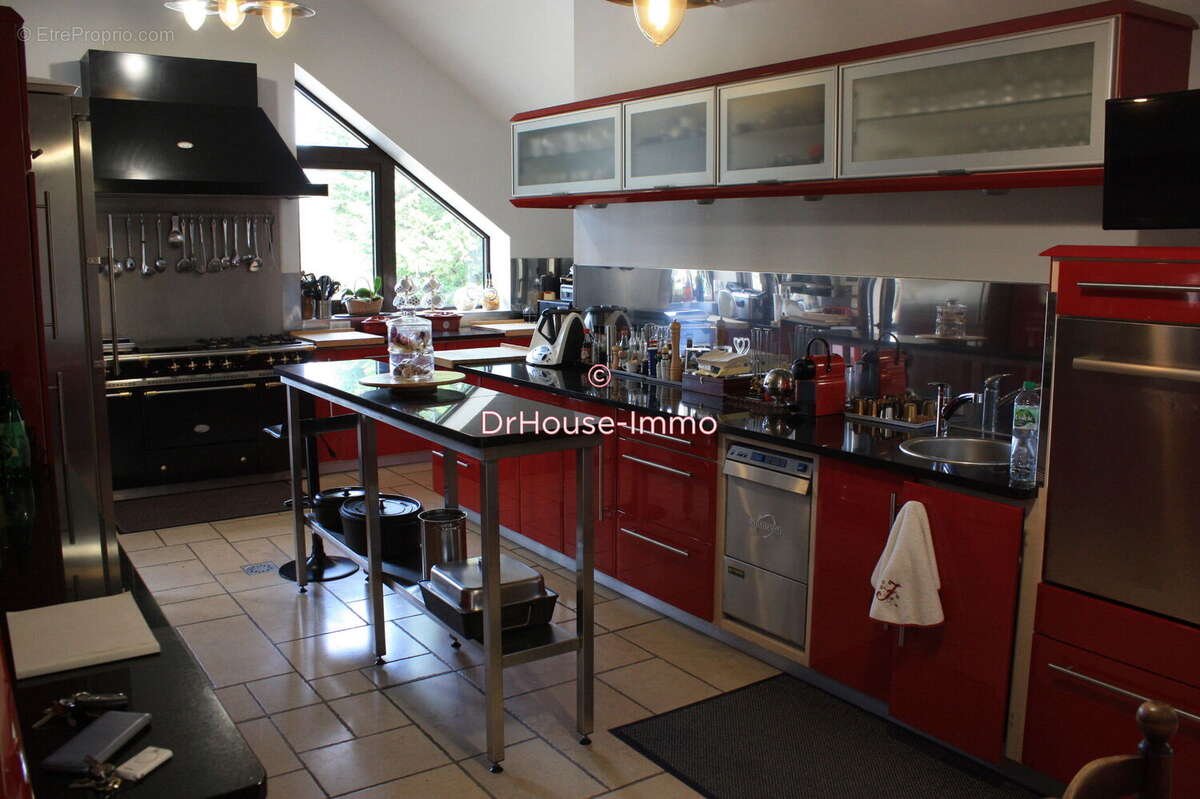 Maison 570 m² à Coullons  - photo 10