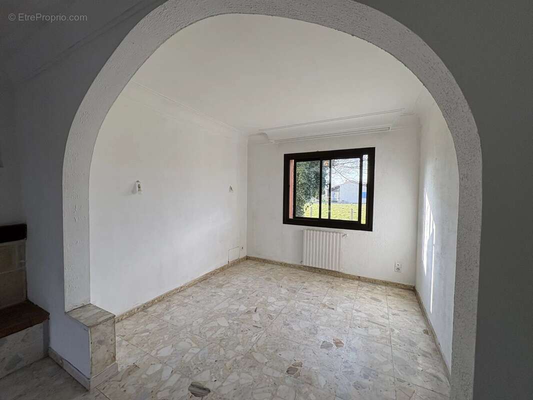 Saint-lys - maison t6 - photo 4