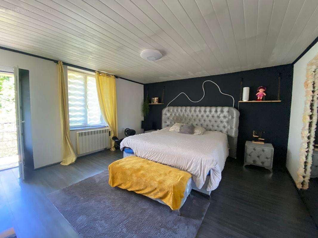 Maison à SAINT-LUPICIN