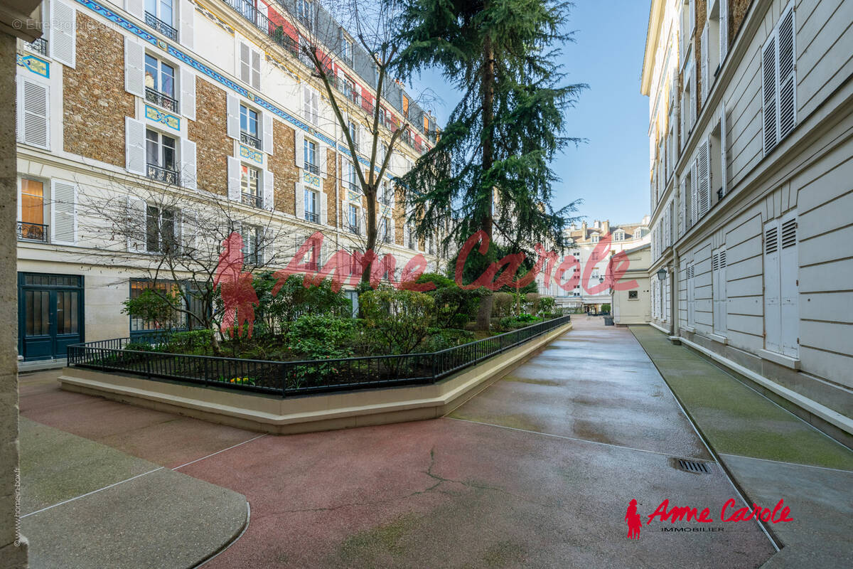 Appartement à PARIS-7E