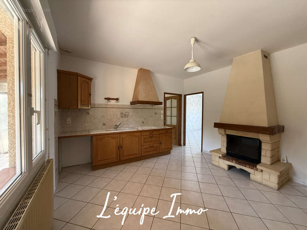 Maison T4 de 113m2 sur 2230m2 en pleine campagne. - photo 4