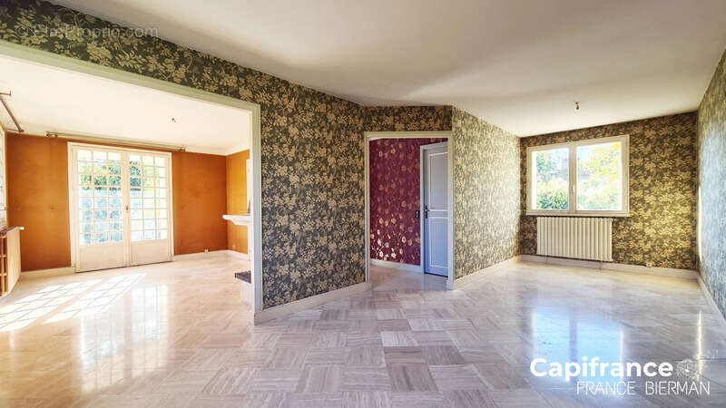 Maison à rénover sur 2 niveaux NIORT - photo 4