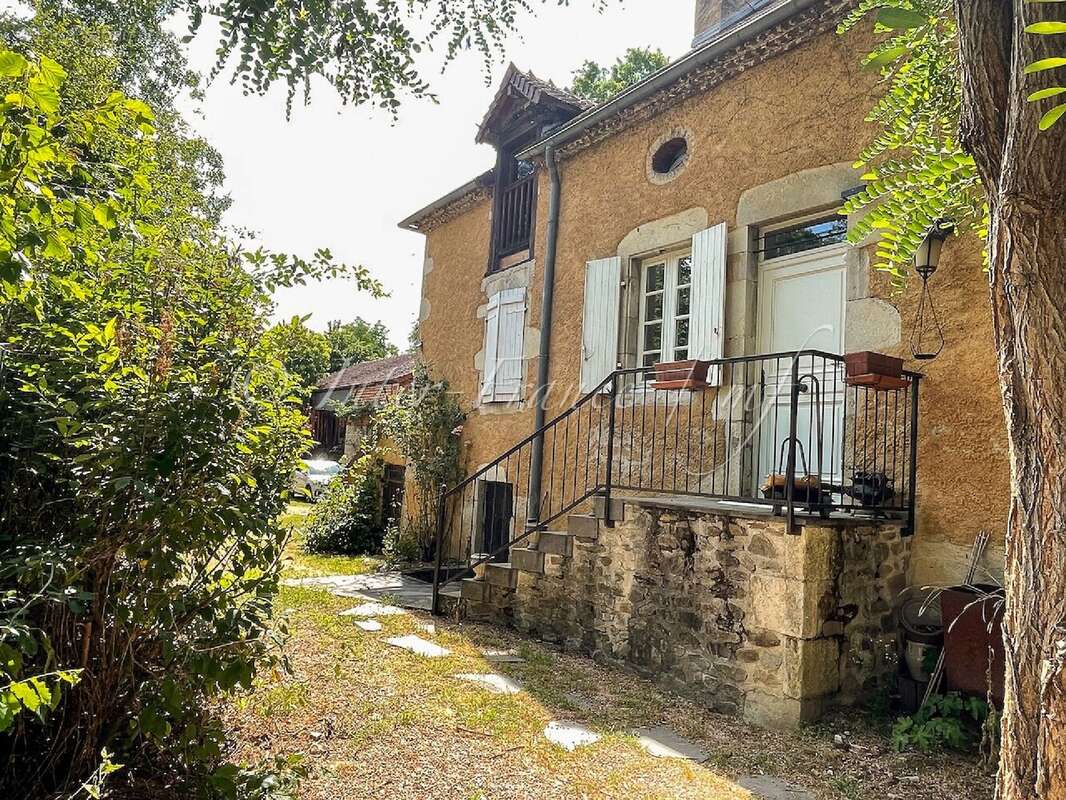 Maison 167 m² à Chantelle  - photo 4