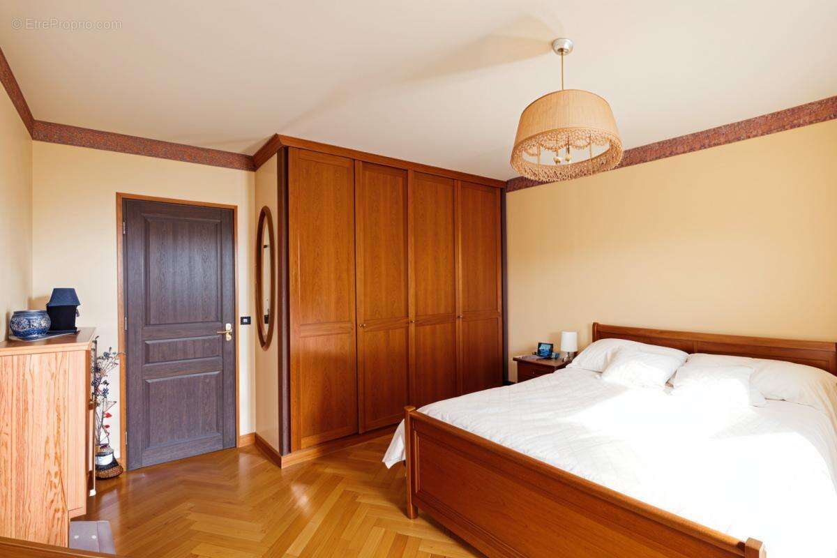 Maison à JOUY-LE-CHATEL