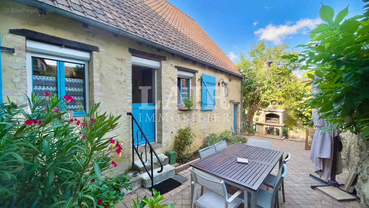 Maison à FRESNAY-SUR-SARTHE