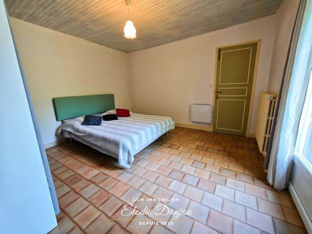 Ensemble de deux maisons type longères – Plus de 150 m² - 4 chambres – Terrain clos de 1 400 m² – Saint-Jean-Froidmentel - photo 5