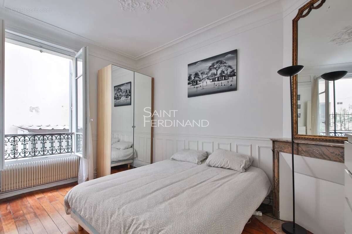 Appartement à PARIS-17E
