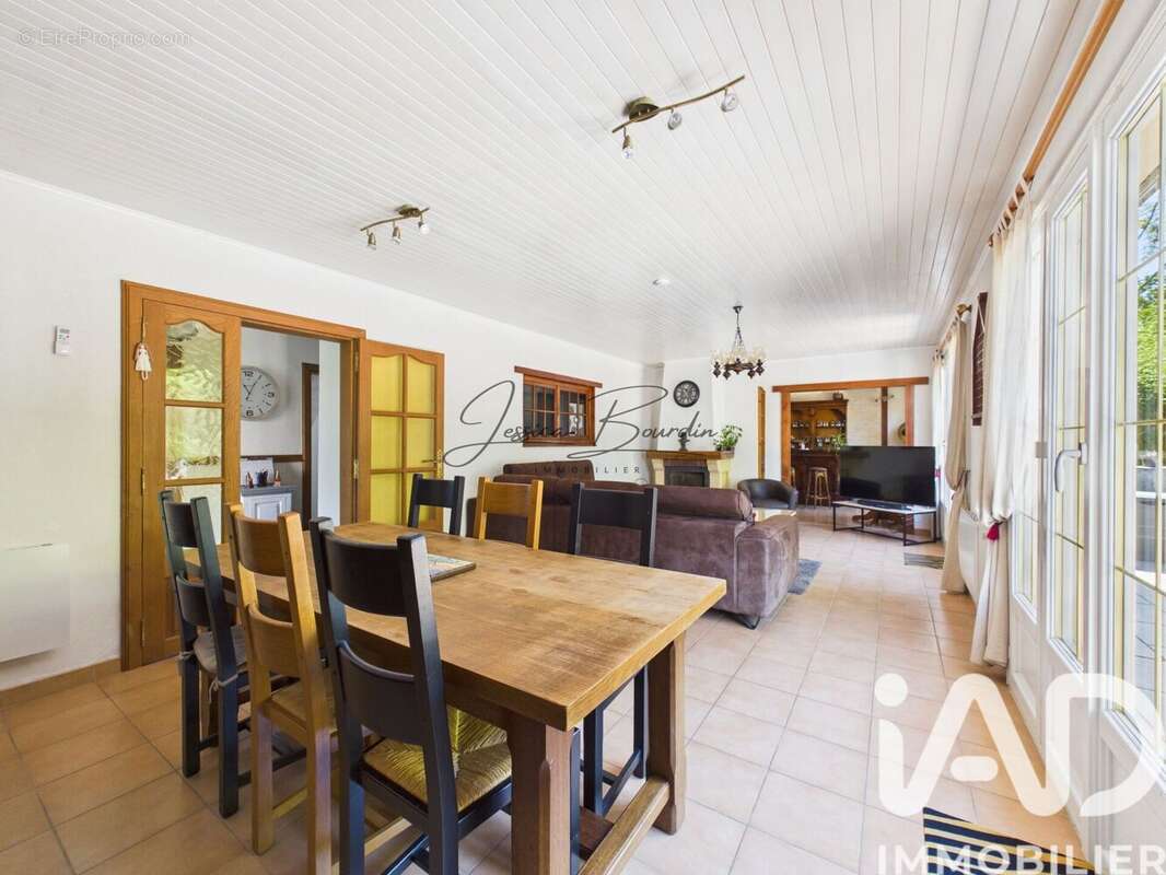 Photo 8 - Maison à VILLEMARECHAL