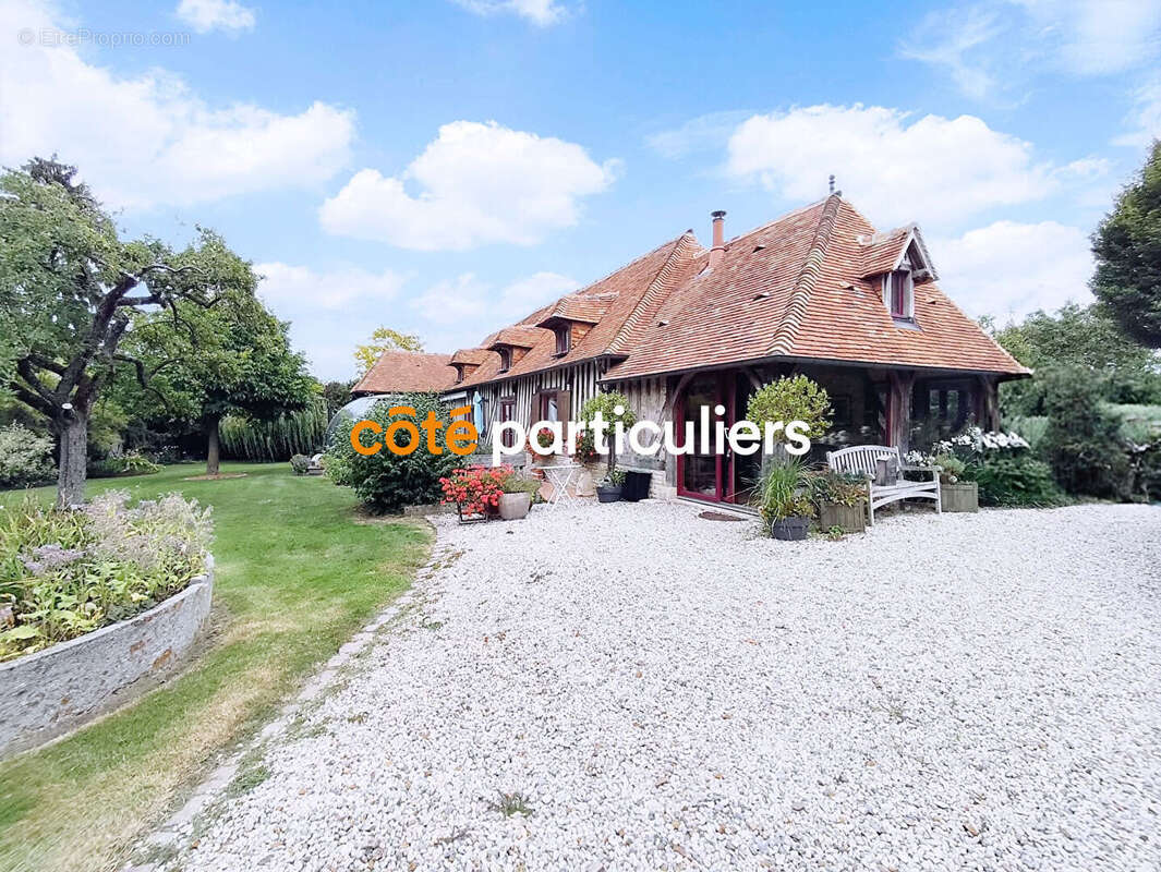 Maison à SAINT-PIERRE-SUR-DIVES