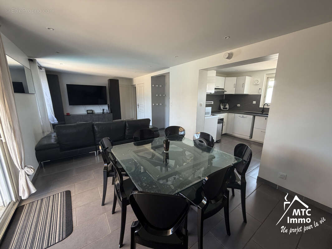 Maison 114 m2 / garage 43 m2 / terrain 700 m2 - photo 6