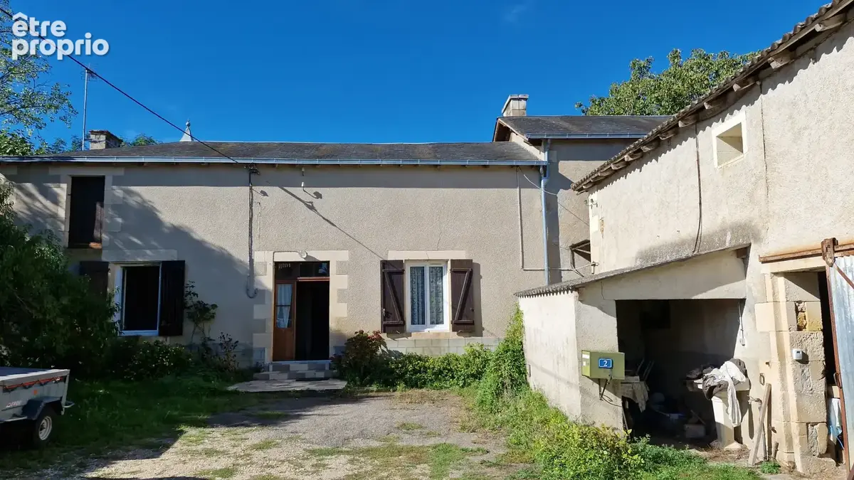 Ancien corps de ferme avec dependances sur plus d'un hectare - photo 2