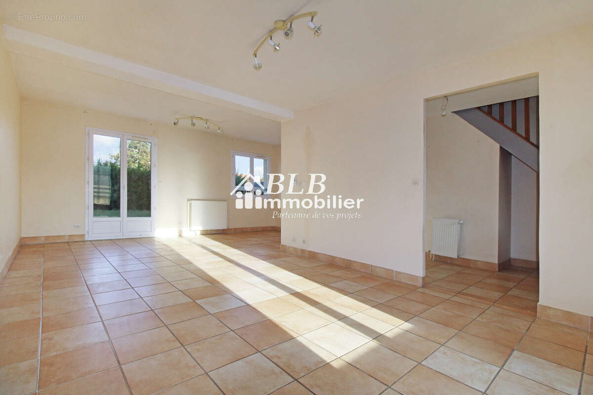 Maison à LE PERRAY-EN-YVELINES