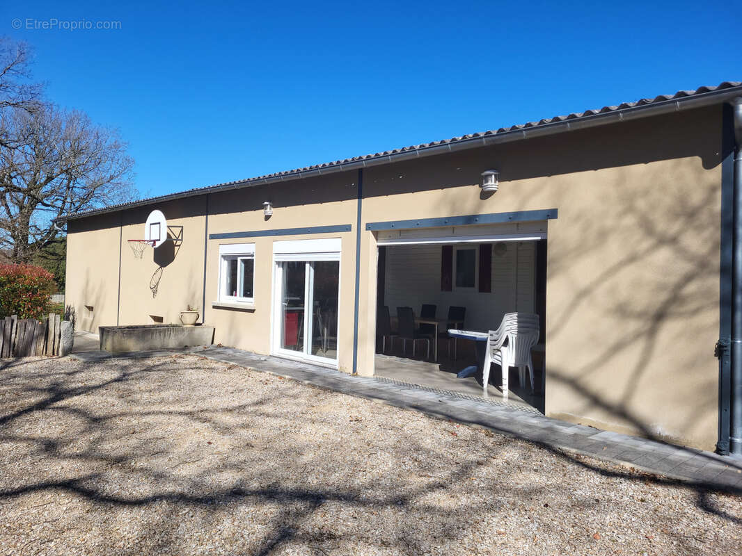 Maison à MOULAYRES
