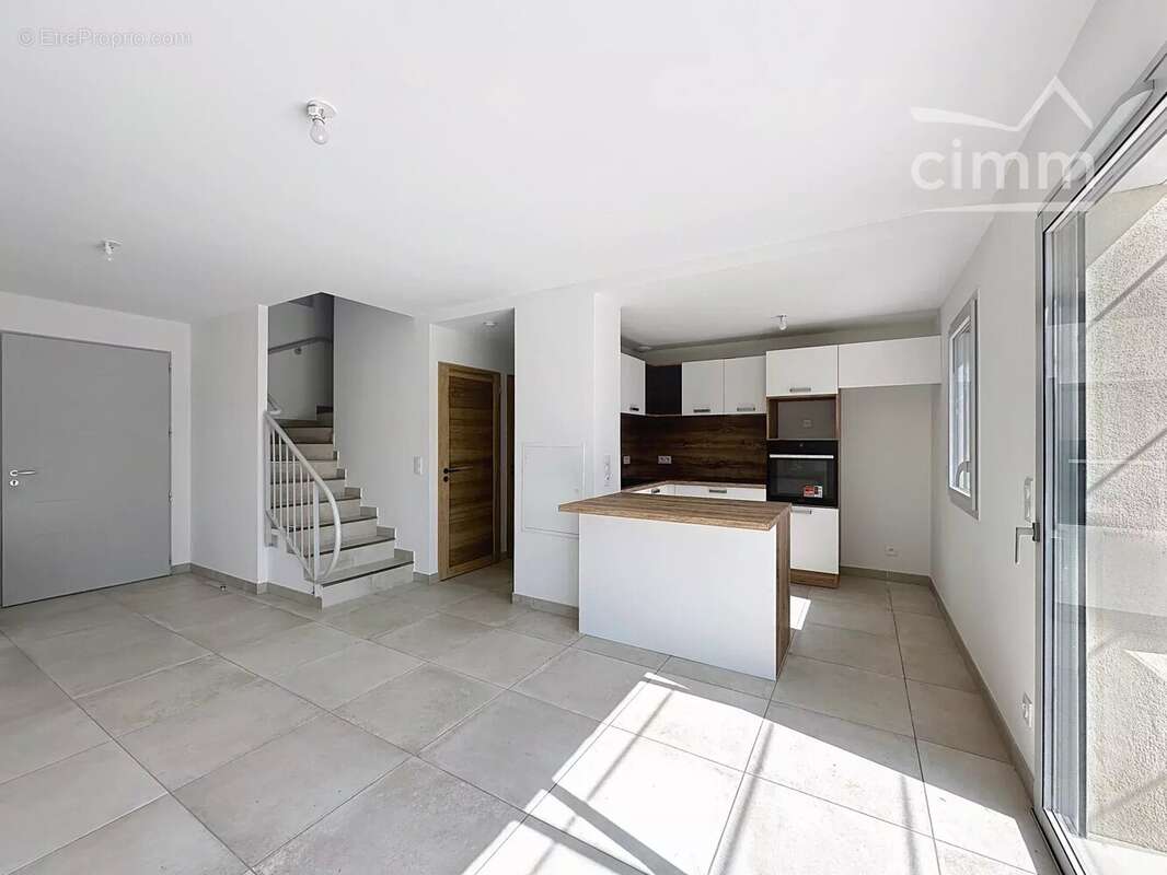 Maison à L&#039;ISLE-SUR-LA-SORGUE