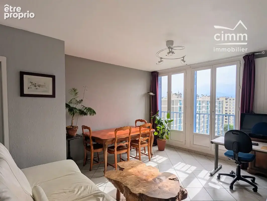 Appartement à FONTAINE