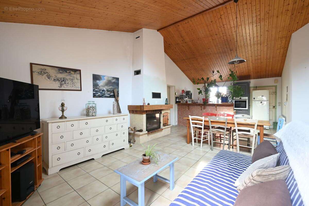 Maison à SAINT-CLEMENT-DES-BALEINES